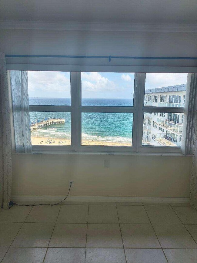 Foto del edificio - 111 N Pompano Beach Blvd