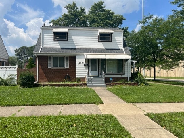 Primary Photo - 17502 Roy St