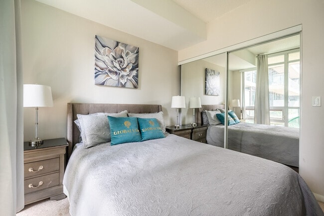 Building Photo - 250 Fort York Blvd