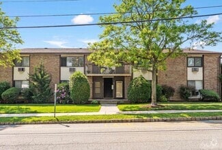Building Photo - 104 Cricket Ln