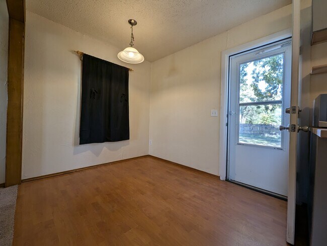 Foto del edificio - 101 E Lockheed Dr