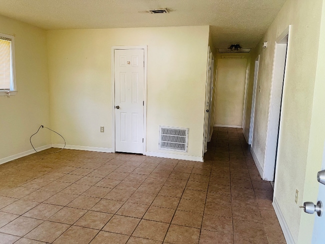 Foto del edificio - 6444 Silverleaf Ave