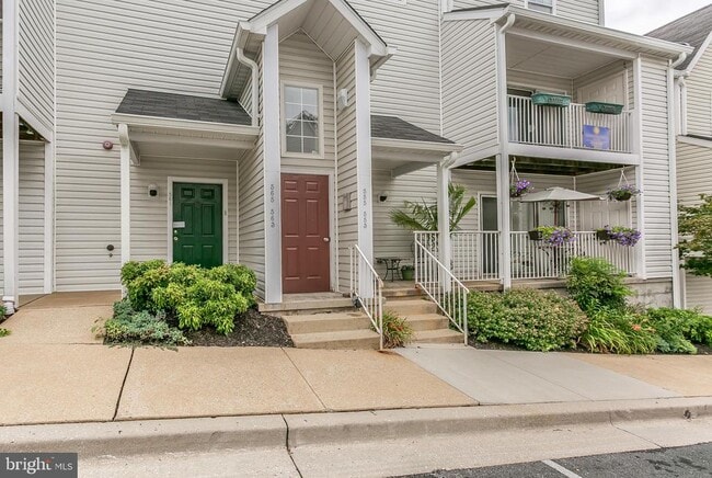 Building Photo - 553 McManus Way