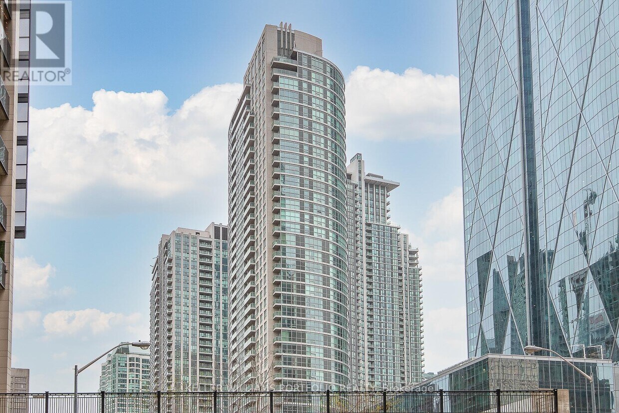 Primary Photo - 18-1518 Yonge St
