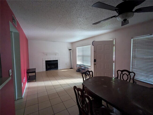 Foto del edificio - 14317 Hanging Moss Cir