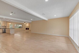 Building Photo - 4906 Green Willow Ln
