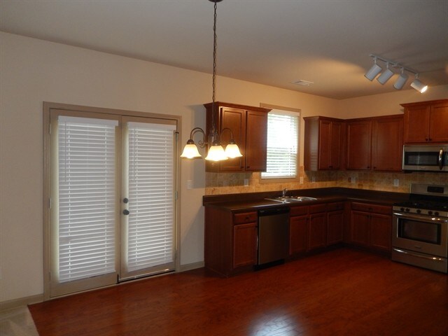 Building Photo - 1717 Dylan Place