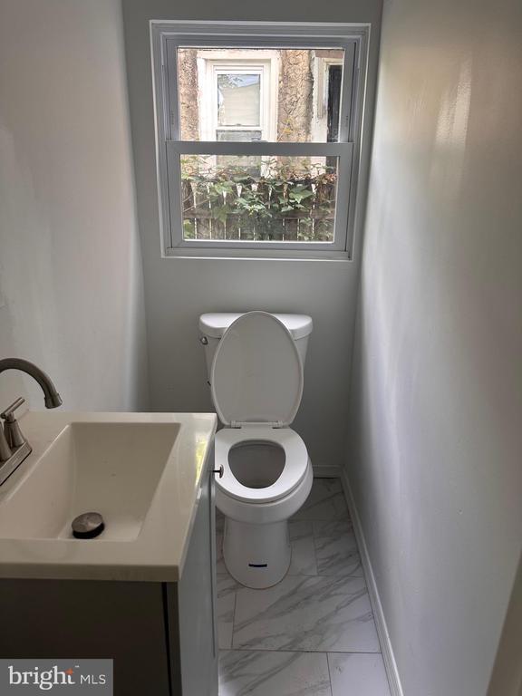 Foto del edificio - 2343 N Woodstock St