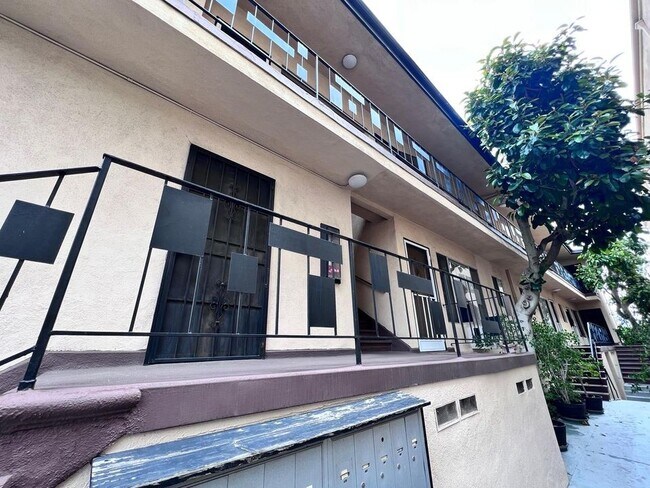 Foto del edificio - 1338 N Gardner St