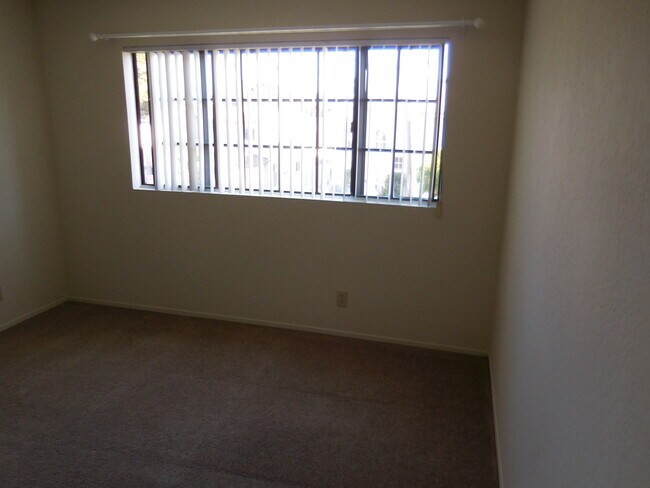 Building Photo - 1821 Belmont Ln