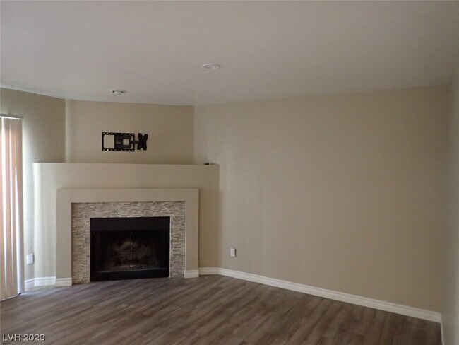 Building Photo - 6250 W Flamingo Rd