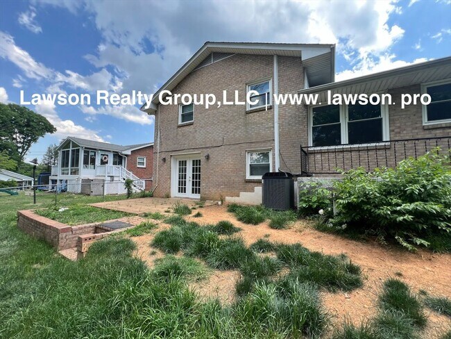 Foto del edificio - Updated Ranch in Glenvar with Garage and Bonus Room