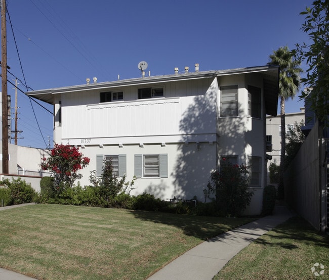 Exterior - 10737 Bloomfield St