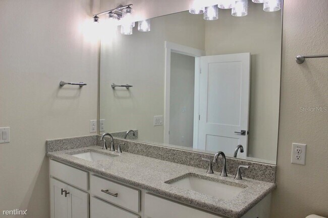 Building Photo - 2 br, 2 bath House - 12131 R N Grand Oak Lane