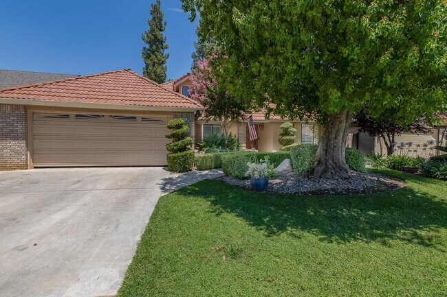 Foto del edificio - 4/2 with Pool near Clovis West High School