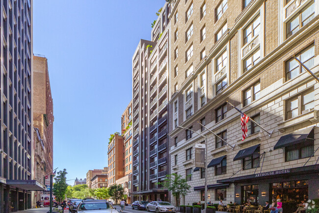 Foto del edificio - Two Ten West 77