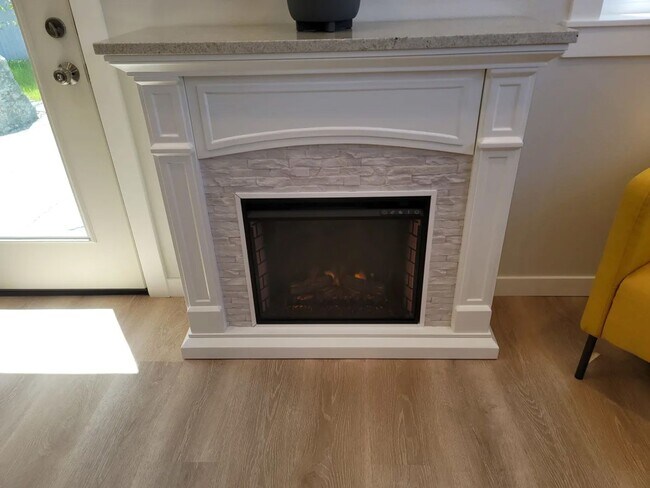 Foto del edificio - 2 Bedroom 2.5 Bath Townhouse located withi...