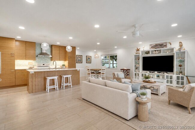 Building Photo - 232 Seabreeze Cir