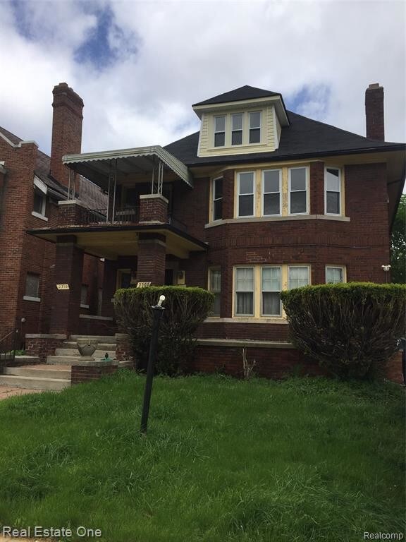Building Photo - 2308 Calvert Ave