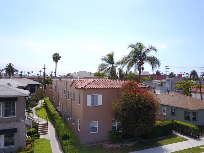 Foto del edificio - 2010 Pine Ave
