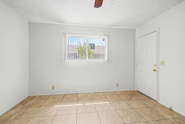 Foto del edificio - 2931 E Beck Ln