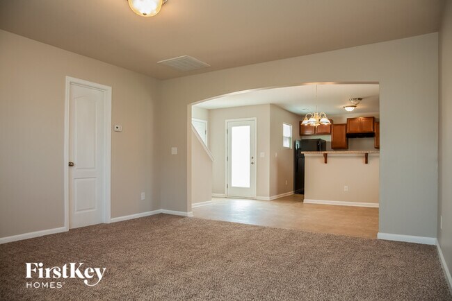 Building Photo - 7405 Hidden Creek Dr