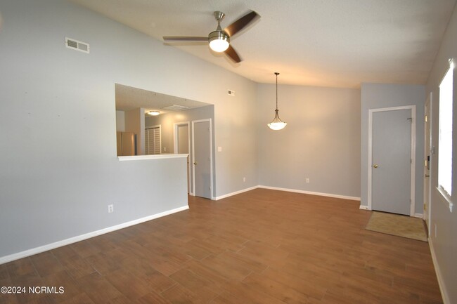 Building Photo - 157 Marlene Dr