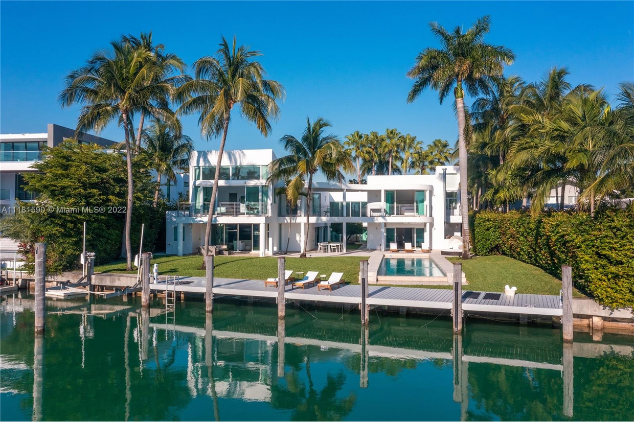 Foto principal - 890 Harbor Dr