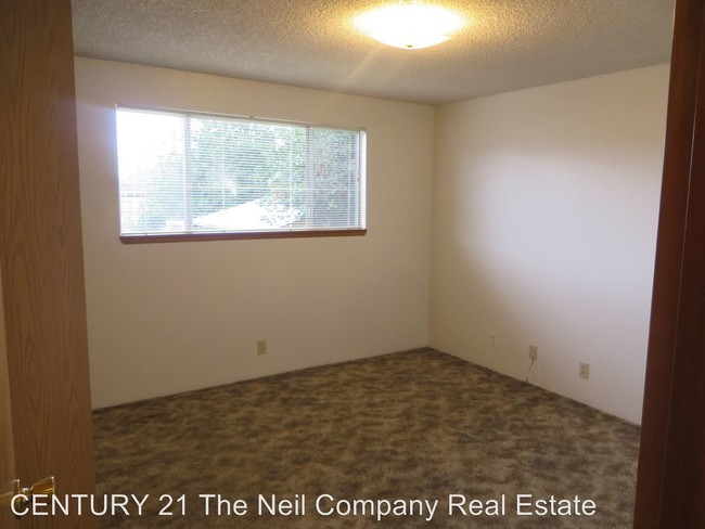 Building Photo - 863 Lookingglass Rd