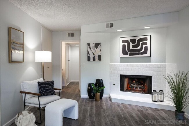 Foto del edificio - 3861 Basilone St