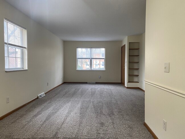Dining/living room - 3933 Clareridge Dr