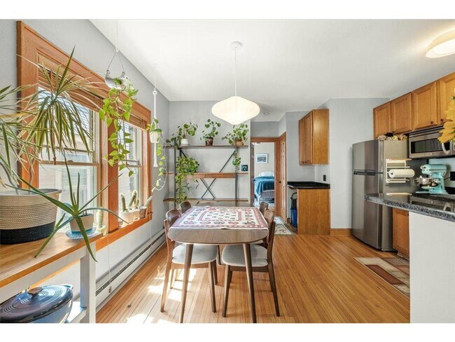 Foto del edificio - 2701 Harriet Ave