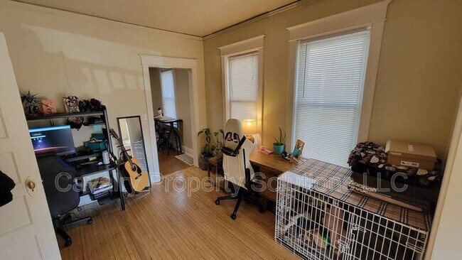 Foto del edificio - 617 E 8th St