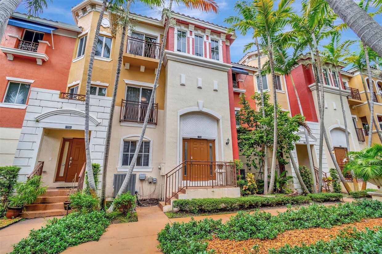 Primary Photo - 1703 Coastal Bay Blvd