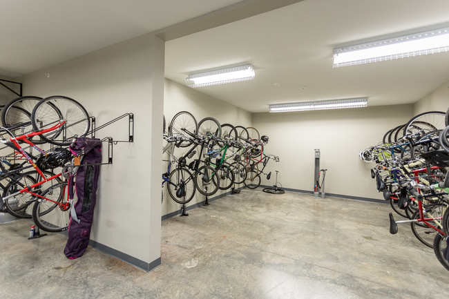 Espacio para guardar bicicletas - AMP Luxury Apartments