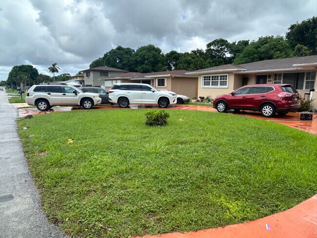 Foto del edificio - 14365 NW 15th Dr