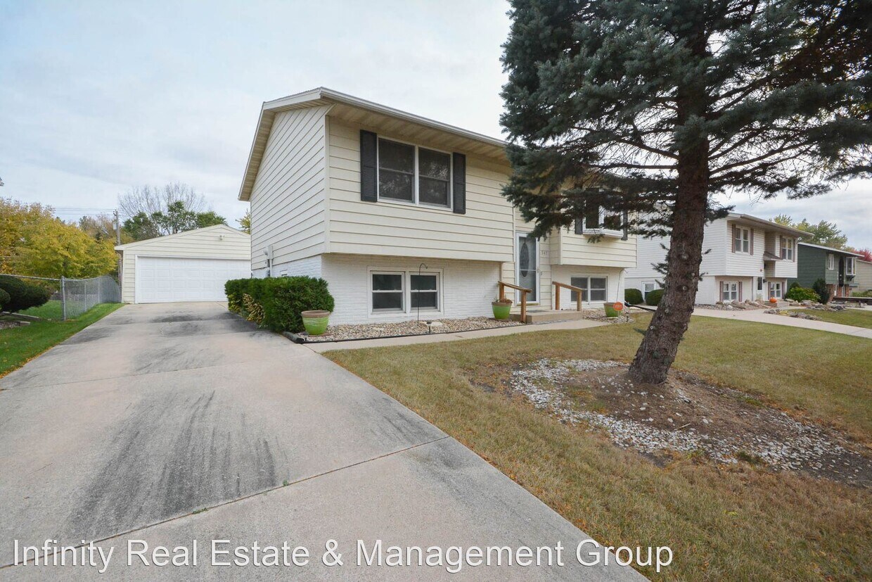 Primary Photo - 4 br, 2 bath House - 947 21st St SE