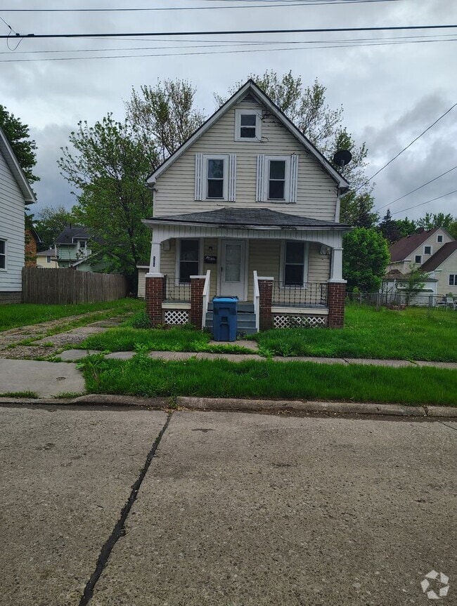 Building Photo - 505 W 25th St