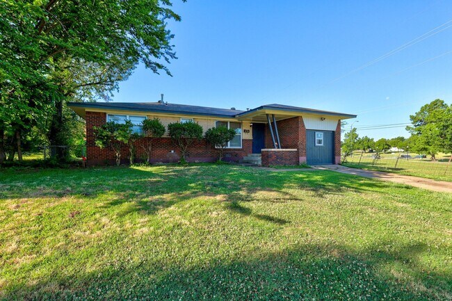 Building Photo - 4 Bedroom rental