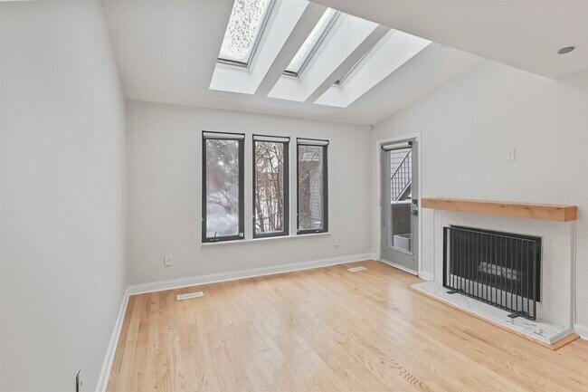 Foto del edificio - 766 Spinnaker Ct