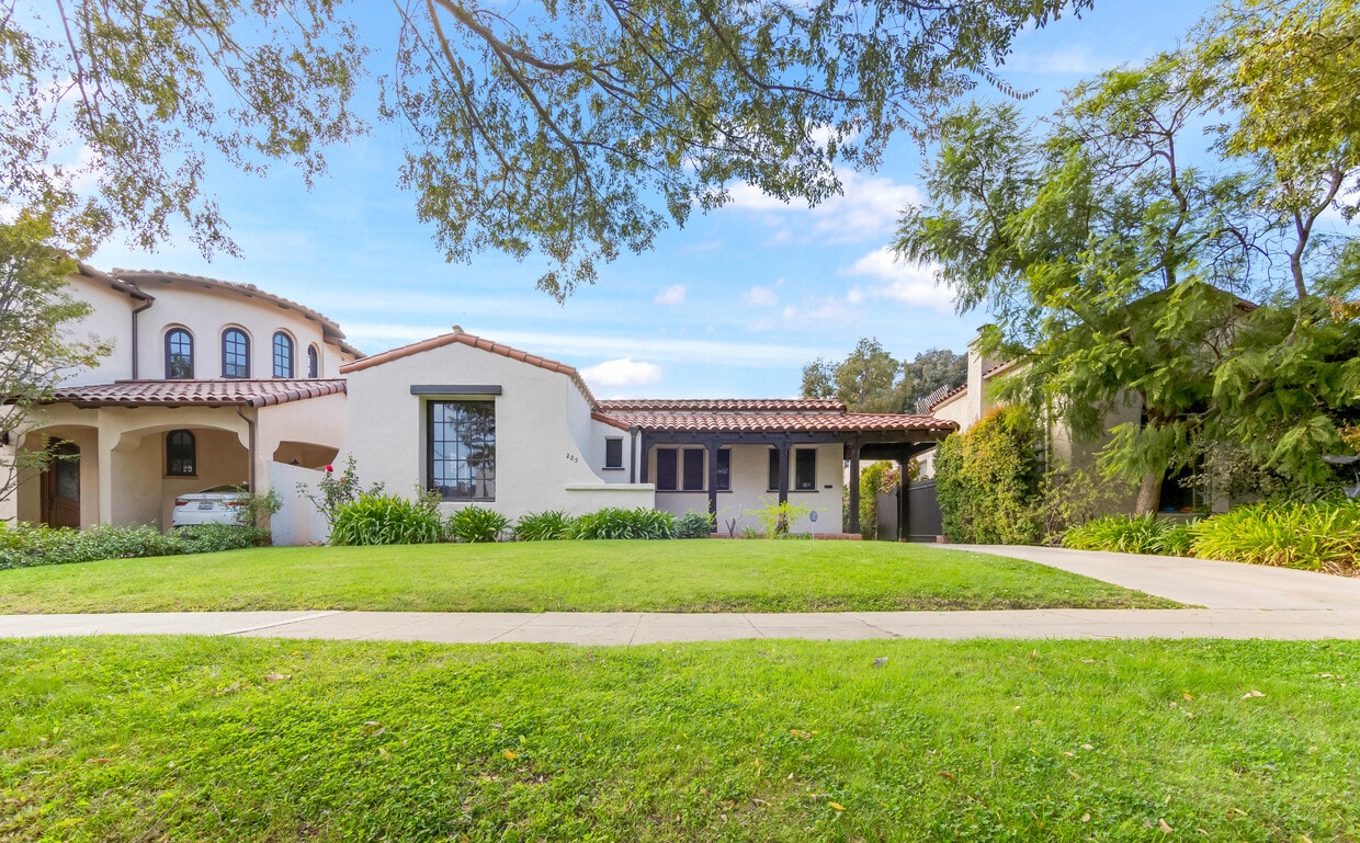225 S Almont Dr, Beverly Hills, CA 90211 House Rental in Beverly