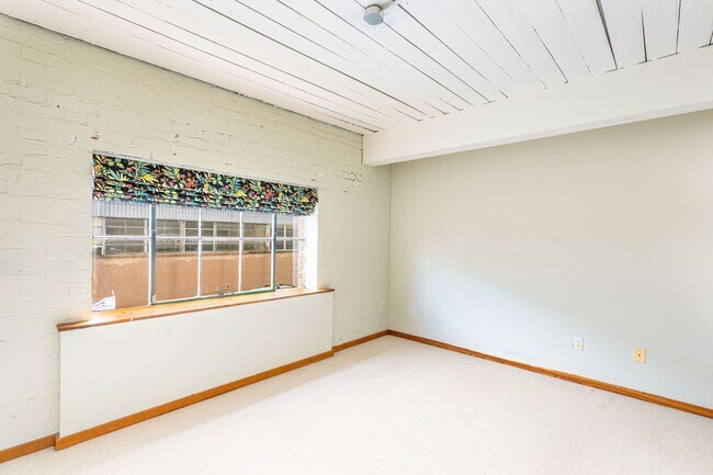 Foto del edificio - Stunning 2 Bedroom 2 Bathroom Condo in the...