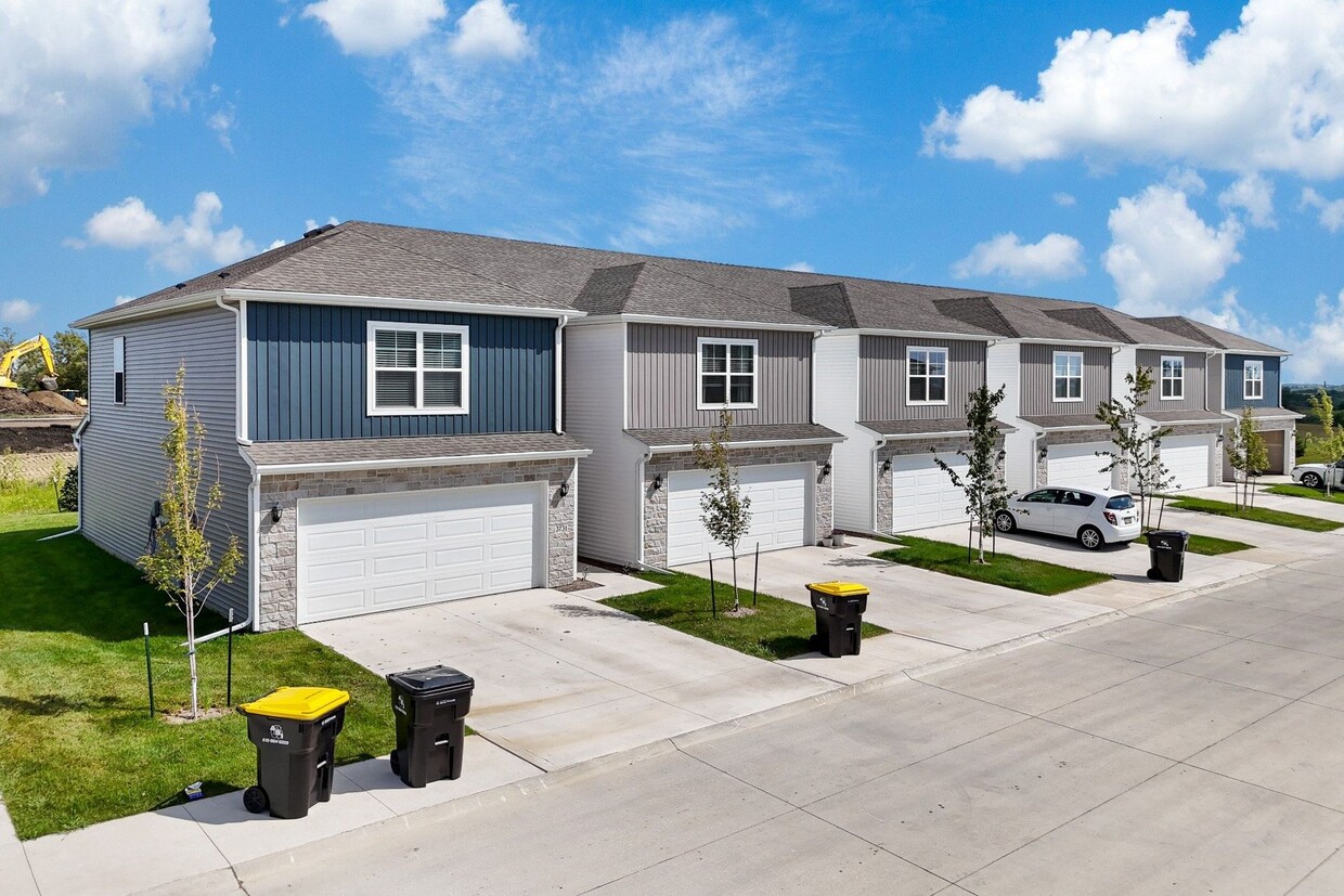 Townhomes For Rent In Waukeenull