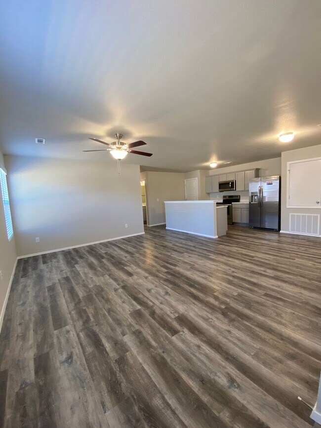 Foto del edificio - Comfort & Convenience – 3 Bed, 2 Bath Duplex in Lawlis Ranch