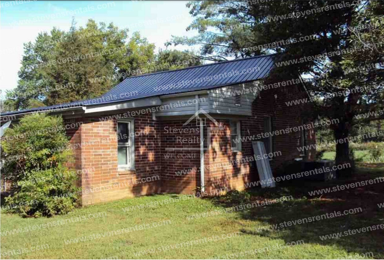 Building Photo - Snap It Up Before It?s Rented