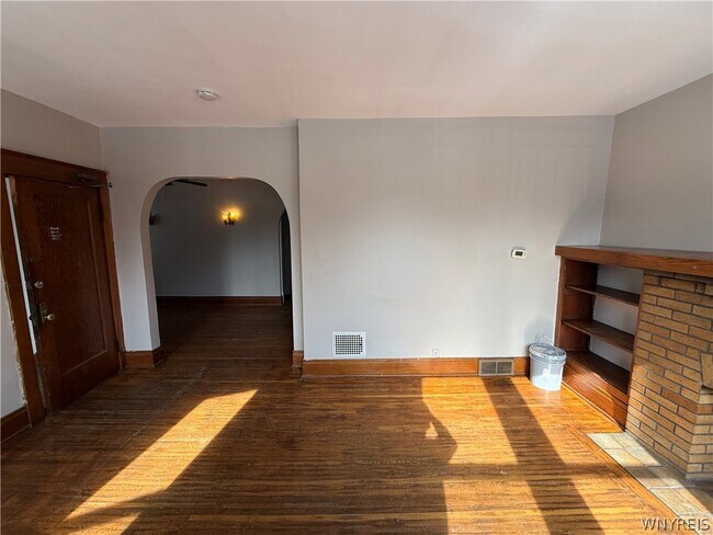 Building Photo - 319 Bryant St