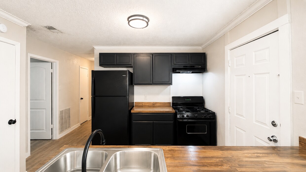 Photo - 325 E French Pl (San Antonio, TX)