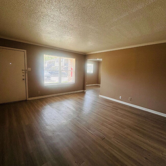 Building Photo - Welcome Home to your 2 Bedroom | 1 Bathroom Apartment Home located at Chateau Royal in Orange, TX!