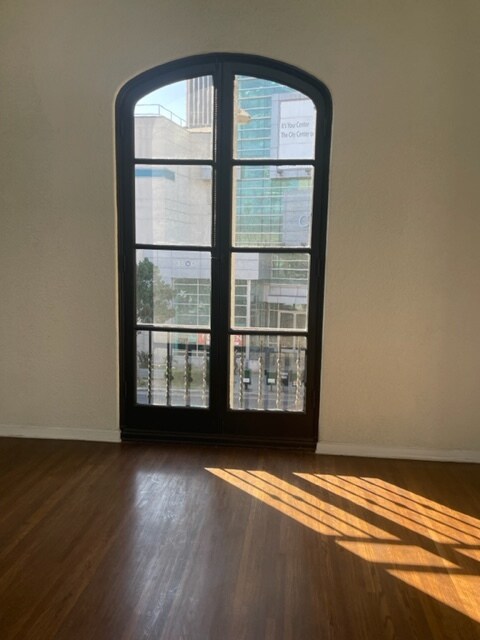 Foto del edificio - 3511 W 6th St