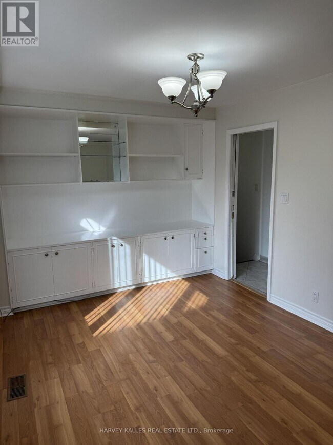 Building Photo - 258 Maxwell St